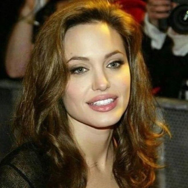 18 фотографий обворожительной Анджелины Джоли, которые заставляют влюбляться 42