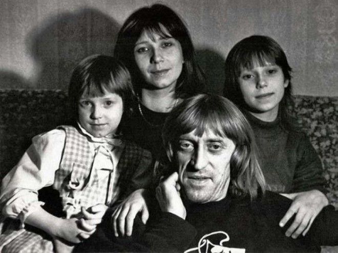 Из личных архивов: трогательные семейные фото любимых с детства актеров 56