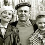 Из личных архивов: трогательные семейные фото любимых с детства актеров