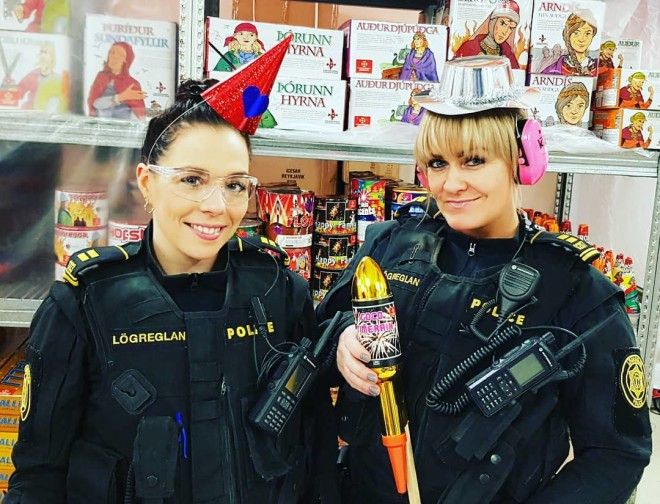 15+ фото, доказывающих, что в Рейкьявике работают самые милые полицейские 32
