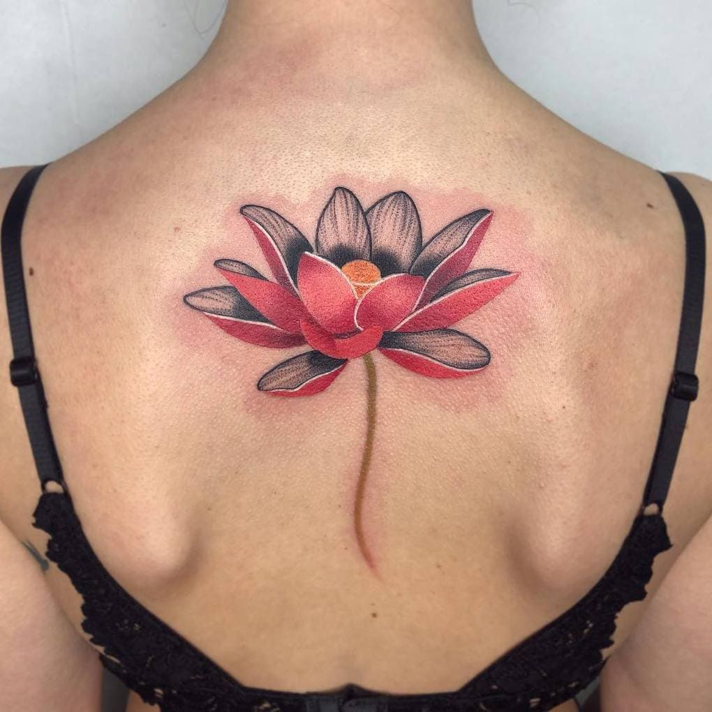 17 цветочных татуировок для тех, кто не любит возиться с живыми растениями 56