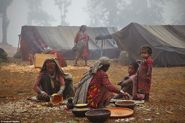 “Последние в своем роде”: как живет последнее поколение первобытного племени в Непале 39