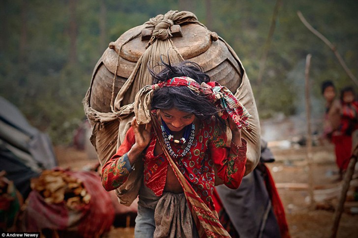 “Последние в своем роде”: как живет последнее поколение первобытного племени в Непале 40