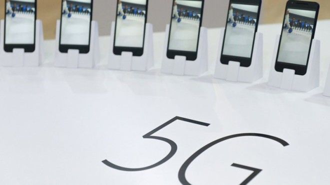 Первый раз в пятый класс: как будут выглядеть смартфоны 5G 36