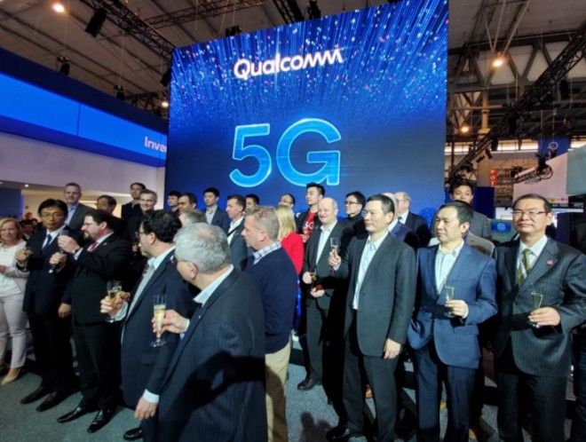 Первый раз в пятый класс: как будут выглядеть смартфоны 5G 35