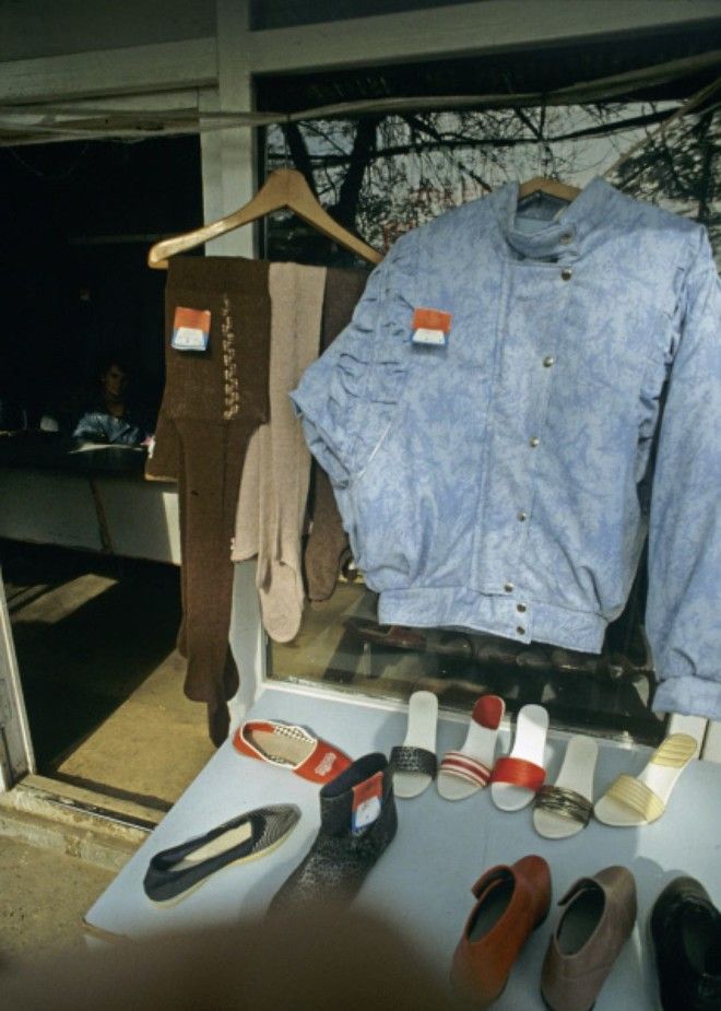 Модные приметы 90-х: джинса, одежда кислотного цвета и челки домиком 44