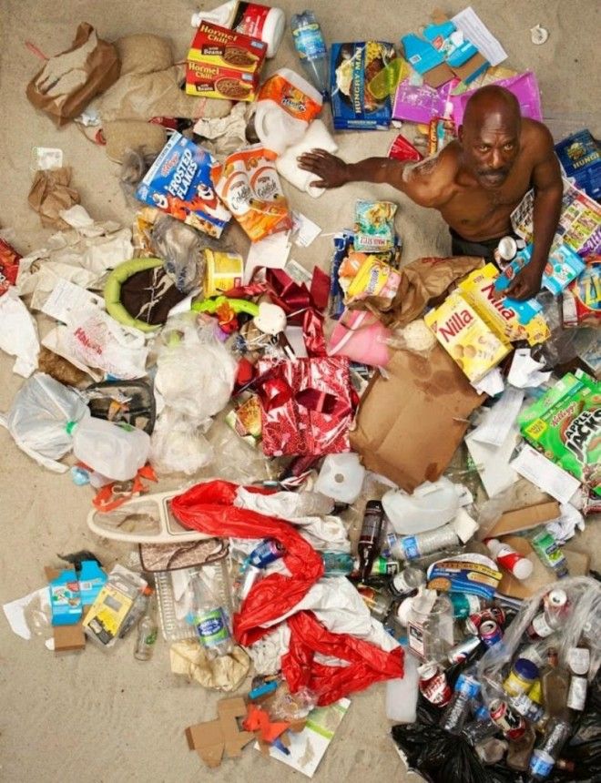 Шокирующие фото: сколько мусора производит человек всего за неделю 48