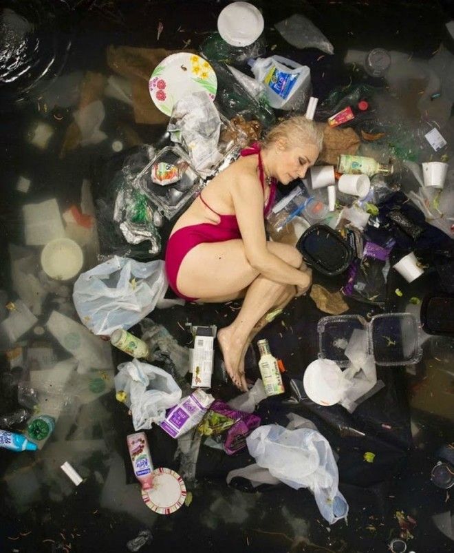 Шокирующие фото: сколько мусора производит человек всего за неделю 46