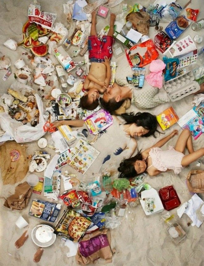 Шокирующие фото: сколько мусора производит человек всего за неделю 45