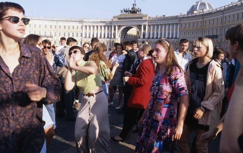 Лихие дискотеки 80-х и 90-х: 15+ фото о том, как молодежь развлекалась в СССР 67