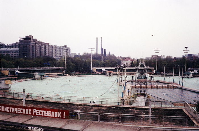 «Москва»: самый большой бассейн СССР, который построили на месте взорванного храма Христа Спасителя 27