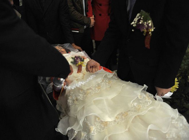 Китайские свадьбы призраков: сколько стоит невеста для покойника? 23