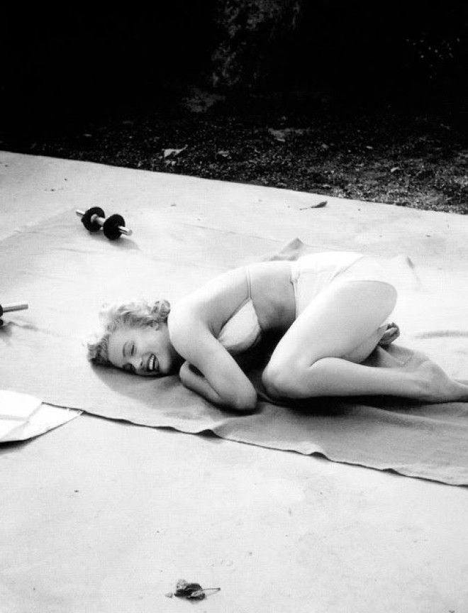 Редкие фото Мэрилин Монро на тренировке в 1953 году 27