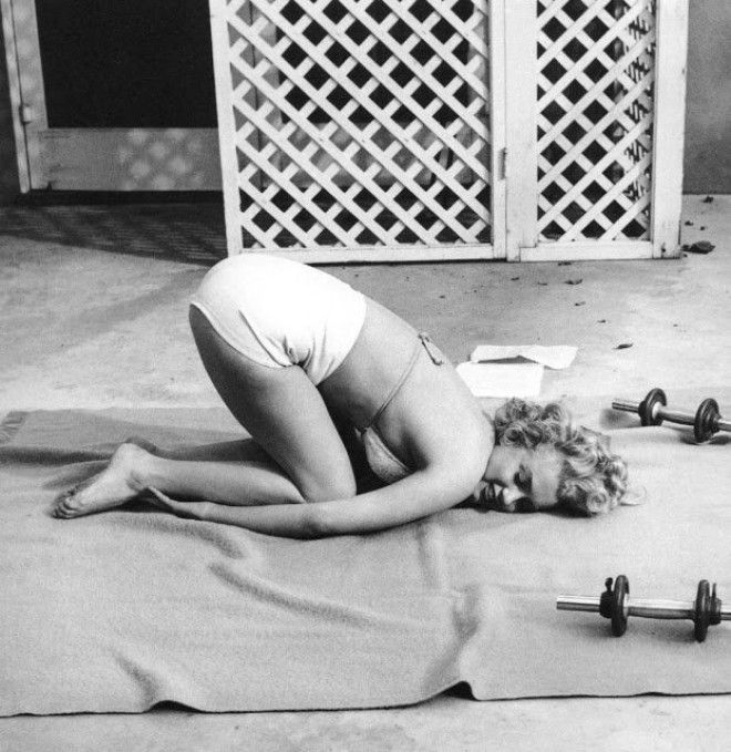 Редкие фото Мэрилин Монро на тренировке в 1953 году 29