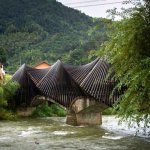 Китайский ответ кирпичу: в Поднебесной из бамбука построили мини-город