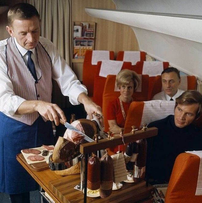 Вот как кормили в самолетах 50 лет назад! 33