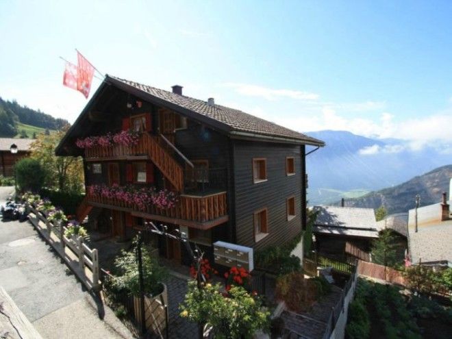 Власти считают что молодые семьи возвратят в деревню жизнь и процветание Альбинен Швейцария Фото liveinternetru