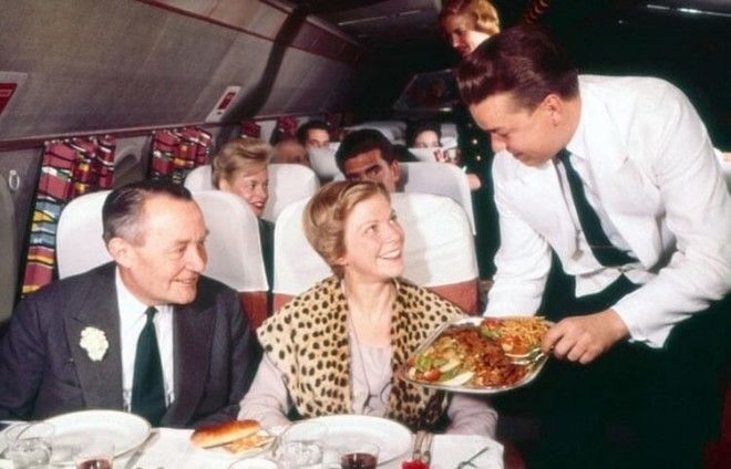 Вот как кормили в самолетах 50 лет назад! 29