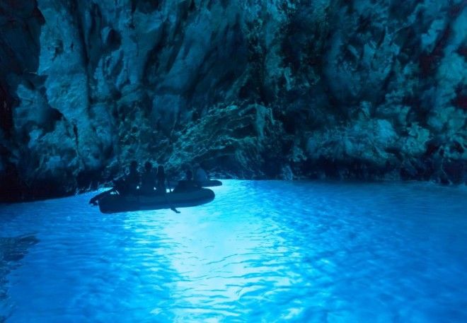 Нерукотворная красота: 12 самых удивительных пещер мира 38