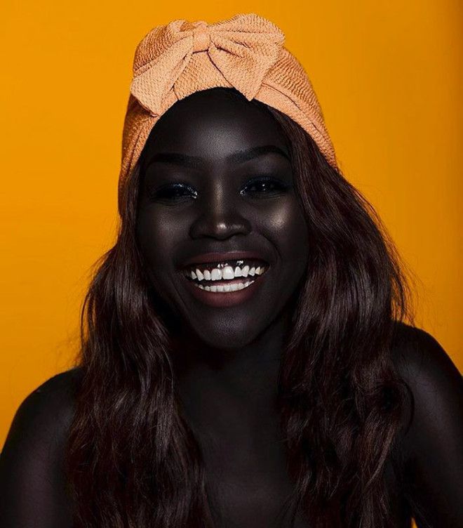 Королева тьмы: темнокожая красотка произвела фурор в мире моды 38