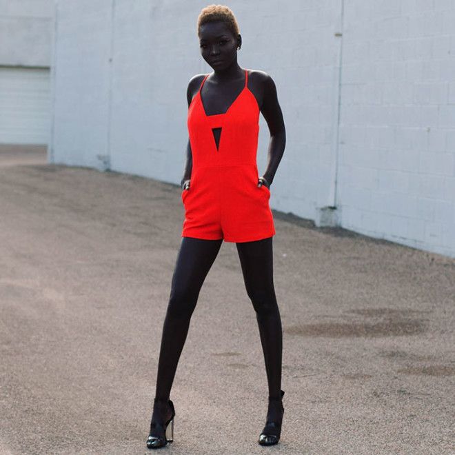 Королева тьмы: темнокожая красотка произвела фурор в мире моды 39
