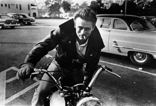 20 фото знаменитостей ХХ века на мотоциклах 49