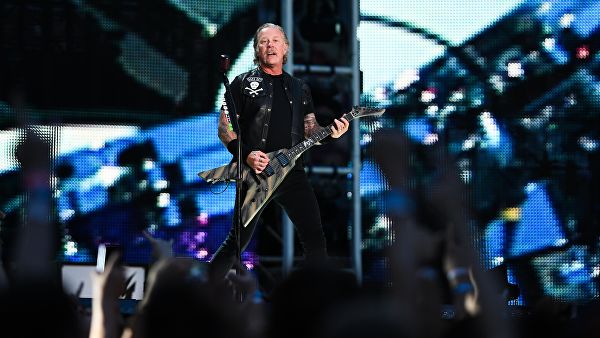 В сеть попала шпаргалка-подсказка музыкантов Metallica с текстом песни «Группа крови» 7