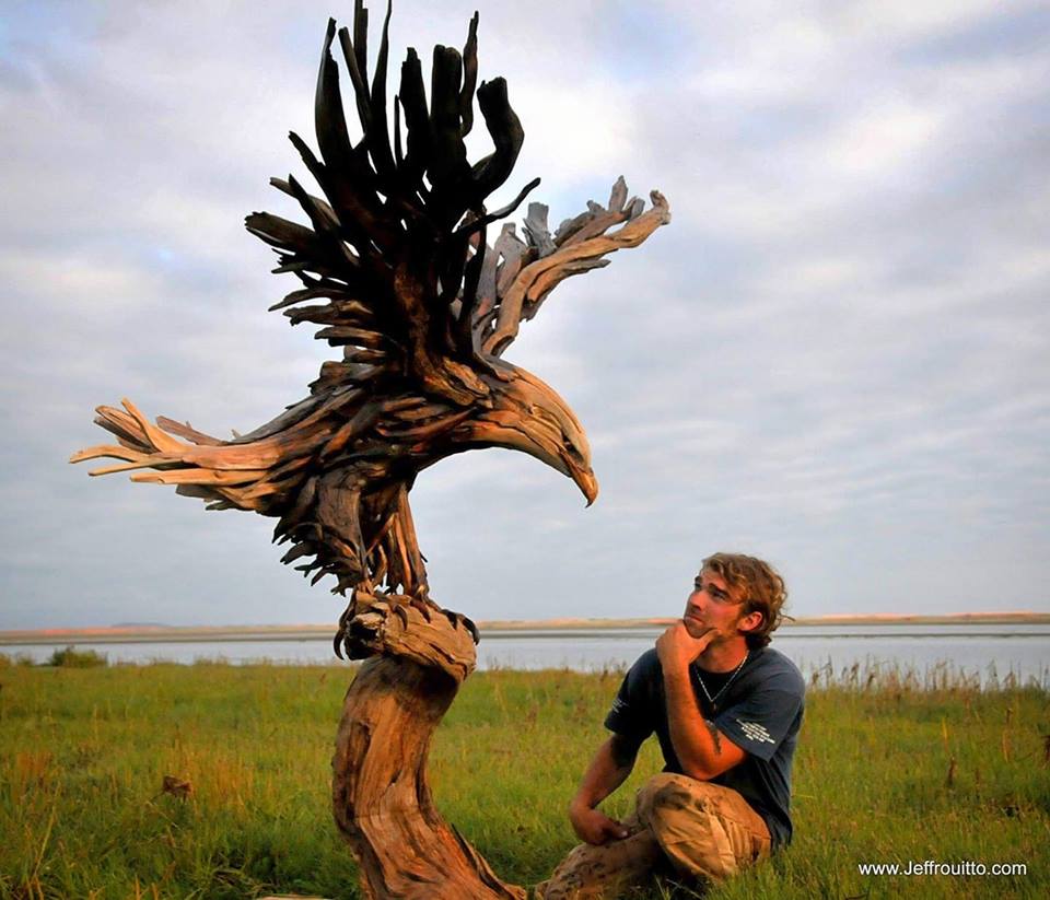 Художник из Вашингтона создаёт скульптуры из сухих деревяшек, от которых дух захватывает 55
