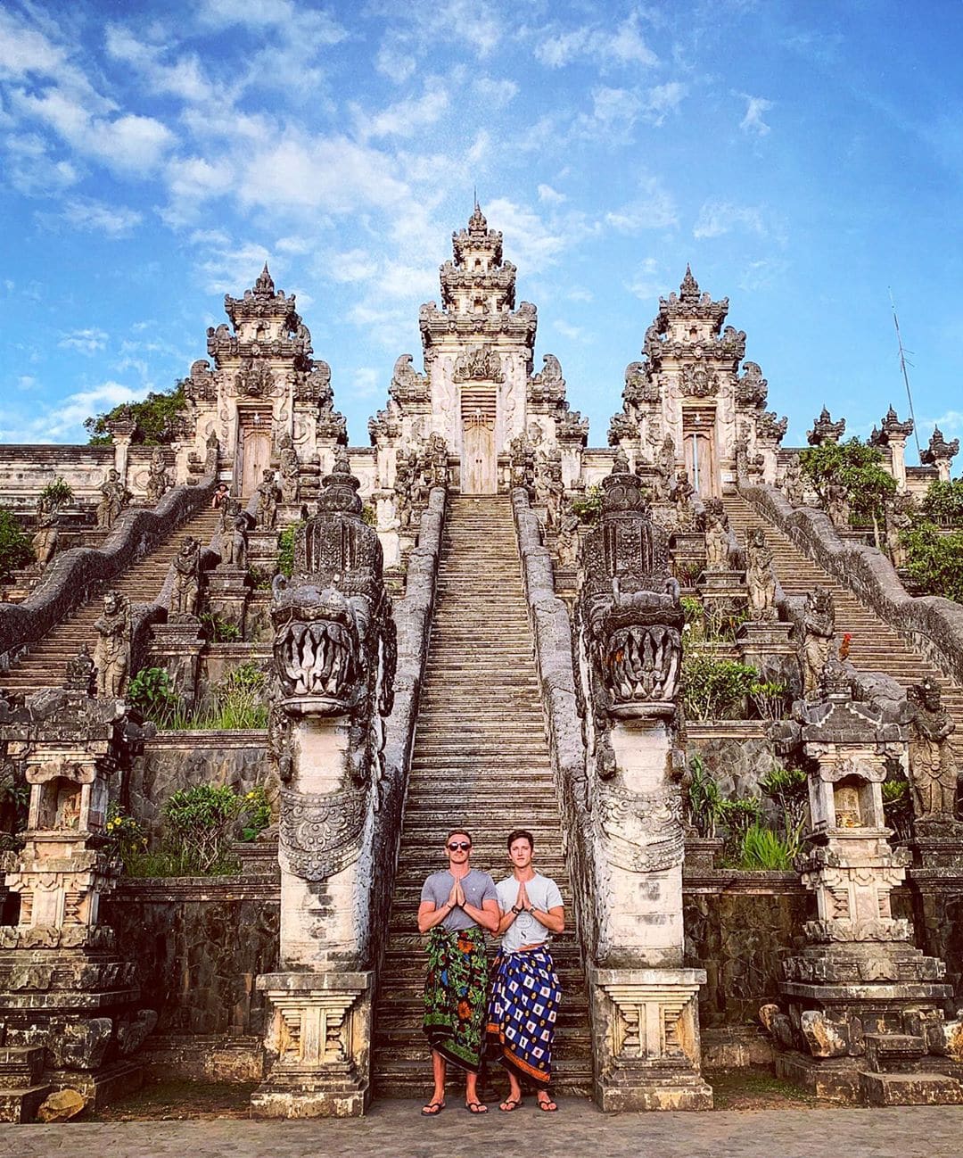 Люди без ума от фоток на фоне озера в храме на Бали. Оказалось, оно существует только в Инстаграме 46