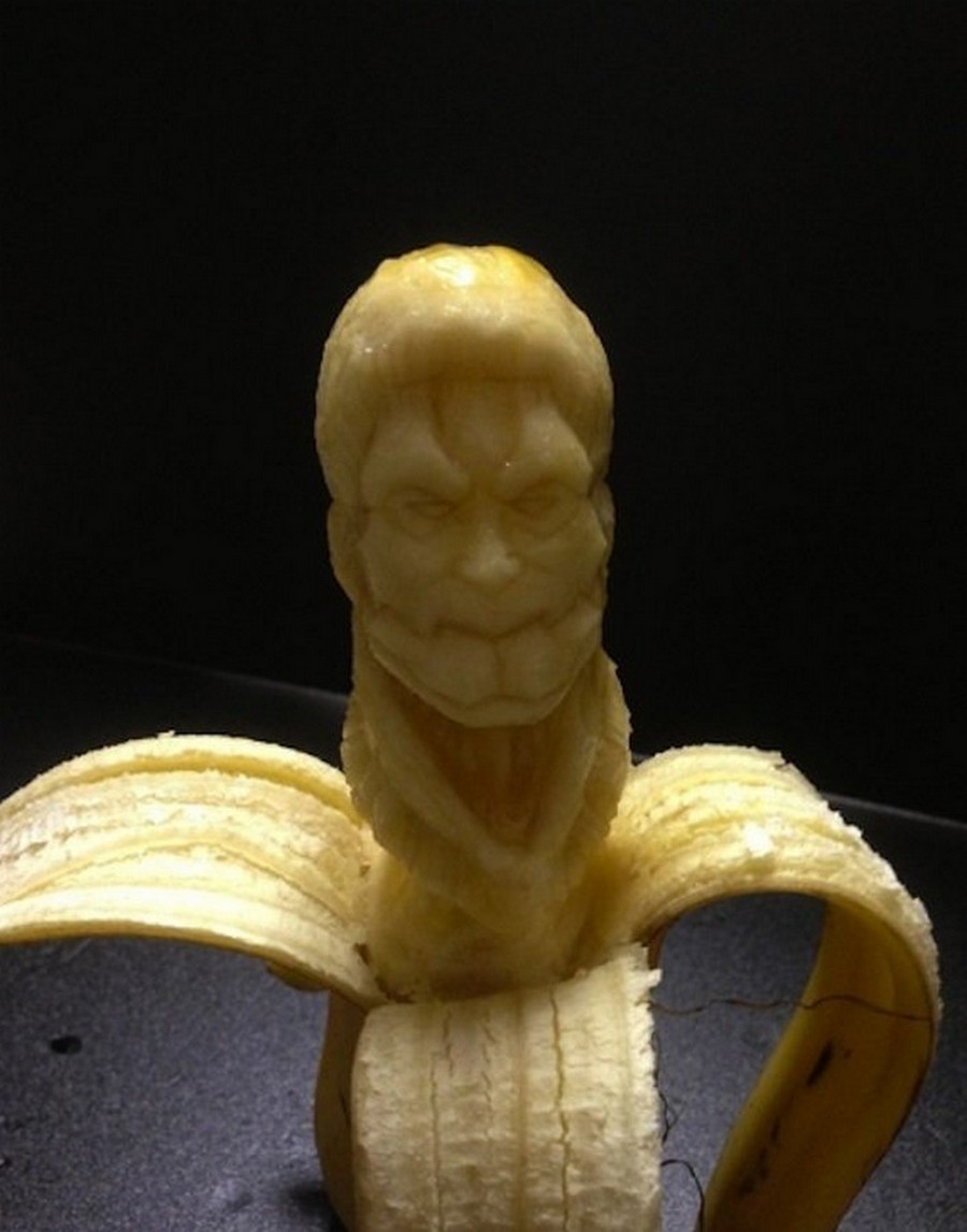 Японец делает художественную резьбу на бананах 147