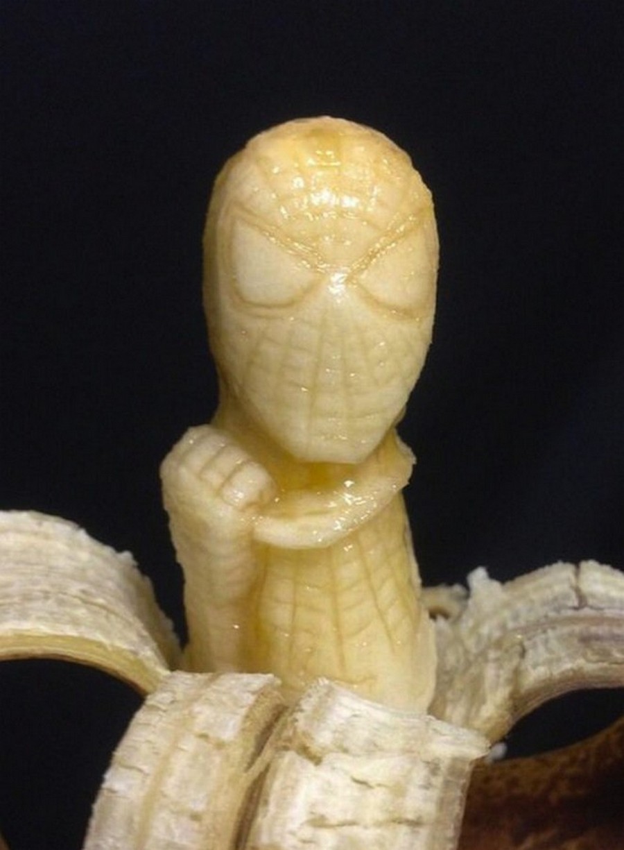 Японец делает художественную резьбу на бананах 151