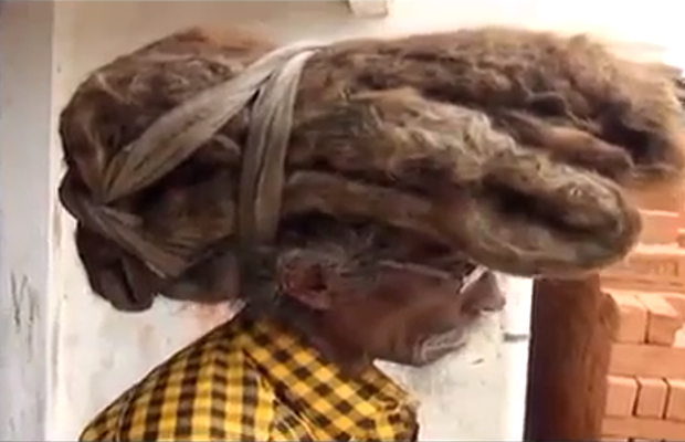 40 лет житель Индии не стриг и не мыл волосы 29