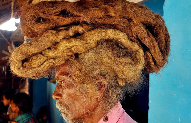 40 лет житель Индии не стриг и не мыл волосы 33