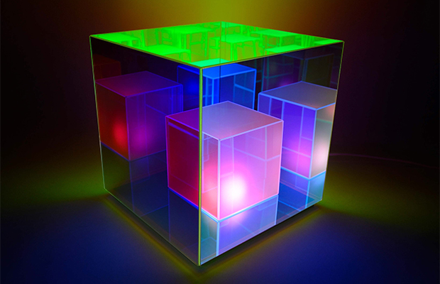 «Куб бесконечности» — завораживающая настольная лампа 32
