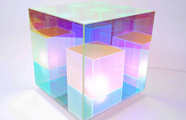 «Куб бесконечности» — завораживающая настольная лампа 38