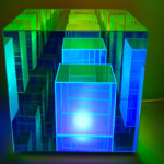 «Куб бесконечности» — завораживающая настольная лампа