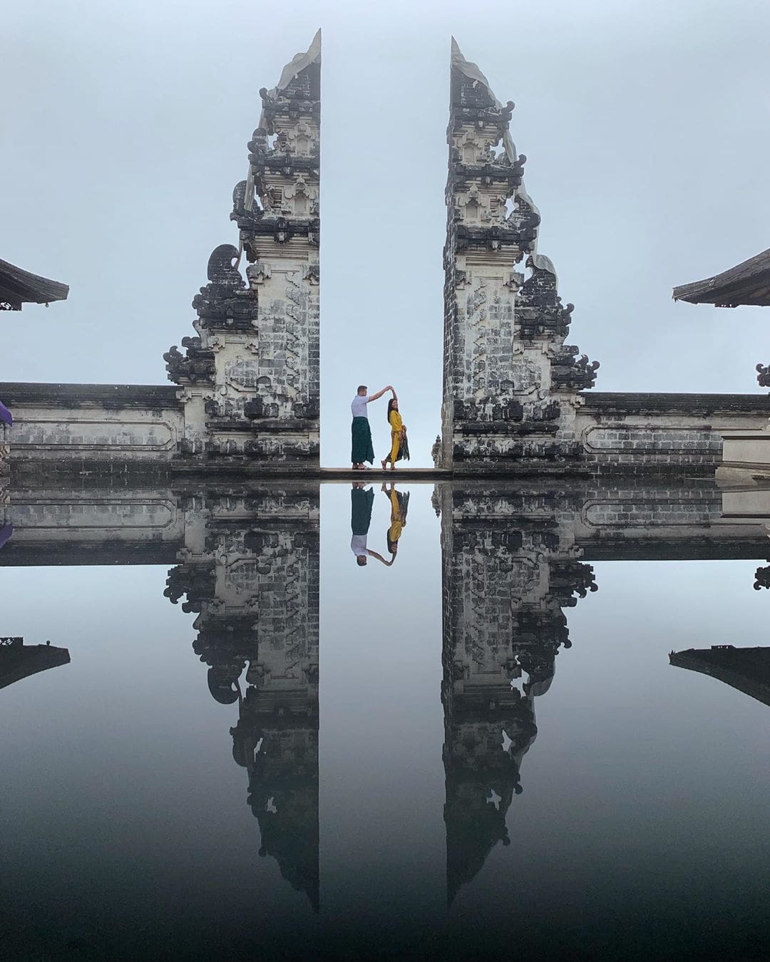 Люди без ума от фоток на фоне озера в храме на Бали. Оказалось, оно существует только в Инстаграме 49