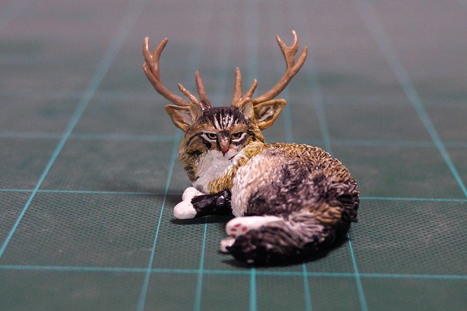 20 работ от японца, который превращает мемных животных в смешные фигурки 152