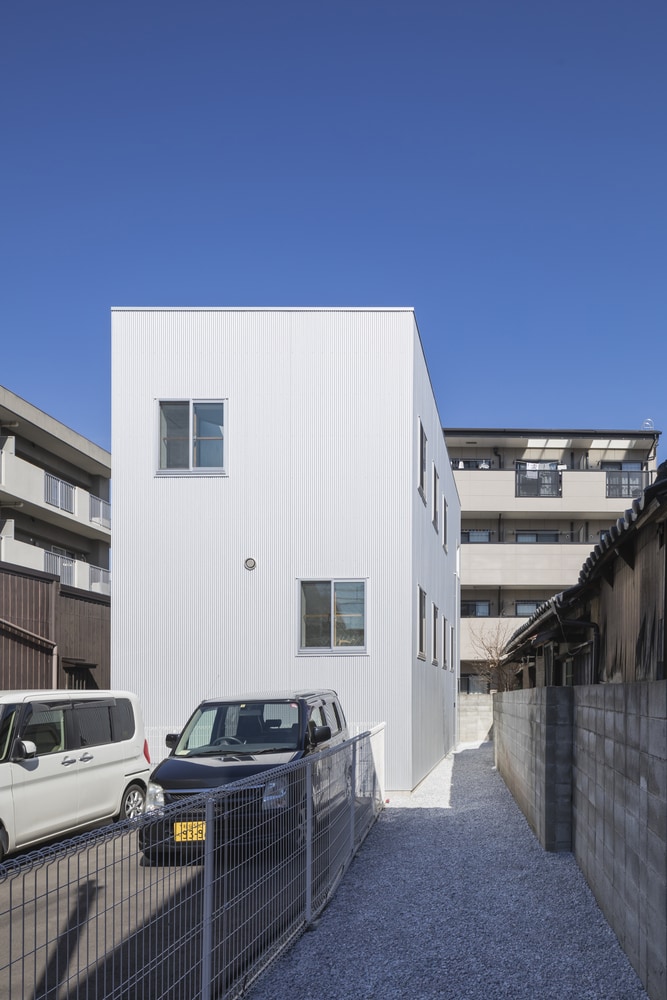 Семья из Японии живёт в доме, который снаружи выглядит обычным. Но внутри у него 13 этажей! 31