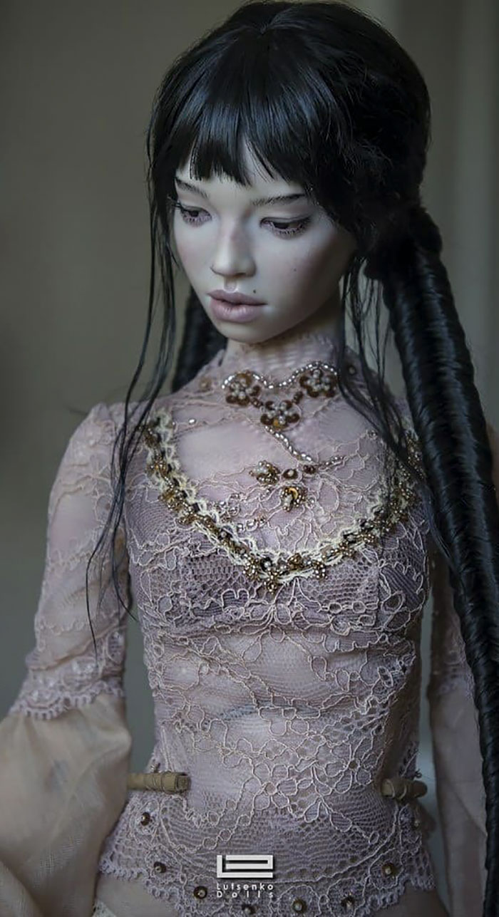 Пара художников из России создаёт реалистичные куклы, глядя на которые кажется, что они сейчас моргнут 65