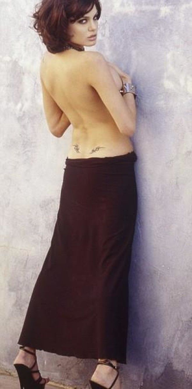 Неизвестные фото 19-летней Анджелины Джоли 29