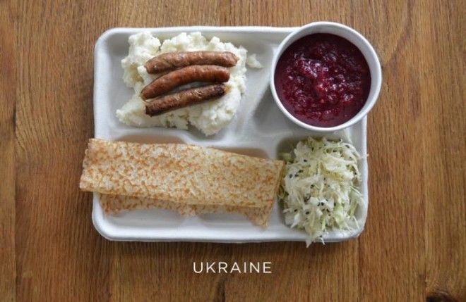 Как выглядят школьные обеды в разных странах мира 34