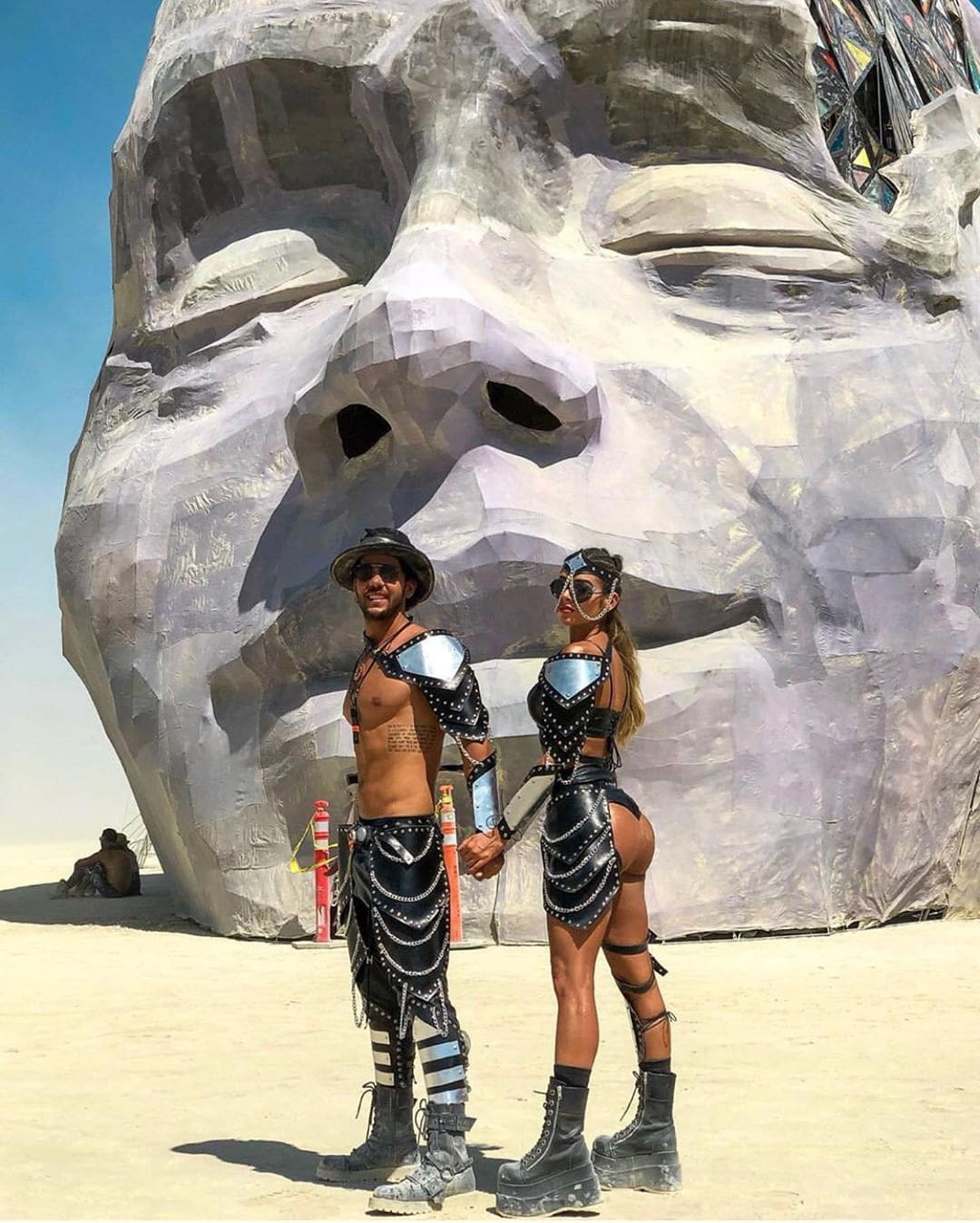 20 фотографий с фестиваля Burning Man 2019 — самого пыльного и огненного события года 75