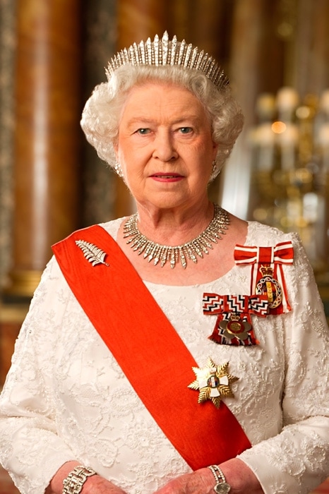 «А вы встречали королеву?»: туристы не узнали Елизавету II, но у неё нашёлся королевский ответ 17