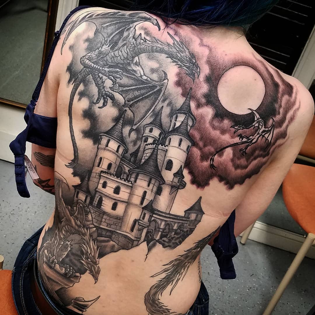 20 крутых татуировок на спине, которые впечатляют своим размахом 65