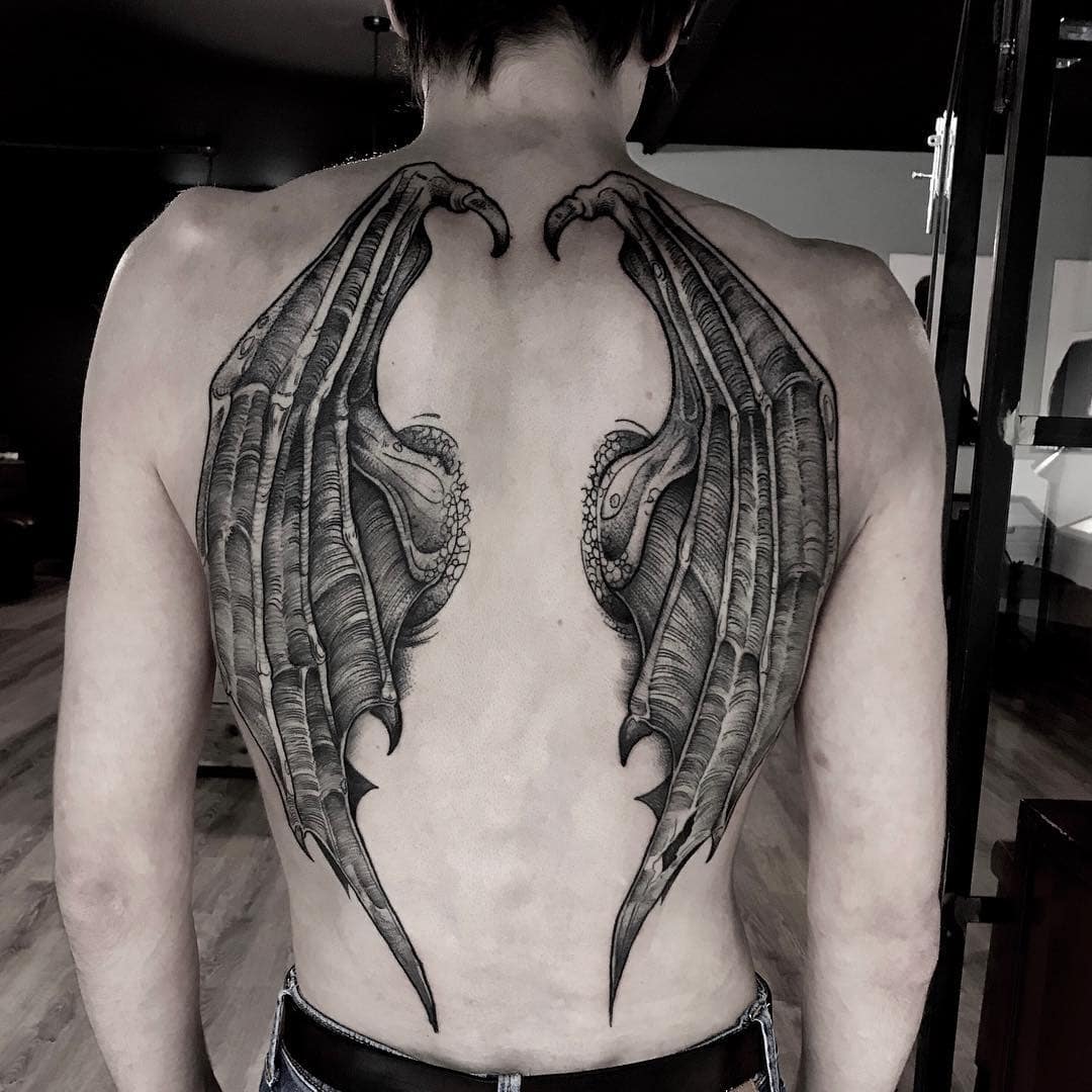 20 крутых татуировок на спине, которые впечатляют своим размахом 70