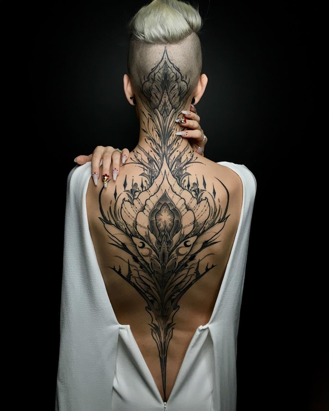 20 крутых татуировок на спине, которые впечатляют своим размахом 78