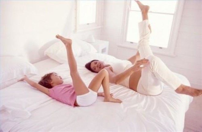10 полезных упражнений для суставов, не вставая с постели 4