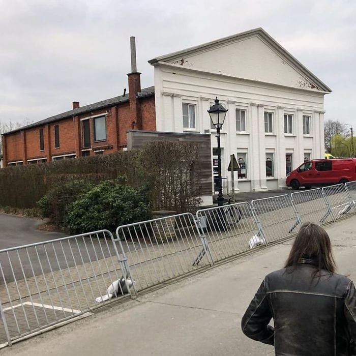 Бельгиец создал Инстаграм, в котором показывает, что самые нелепые дома построены в его стране 93