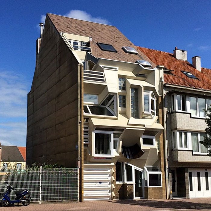 Бельгиец создал Инстаграм, в котором показывает, что самые нелепые дома построены в его стране 97